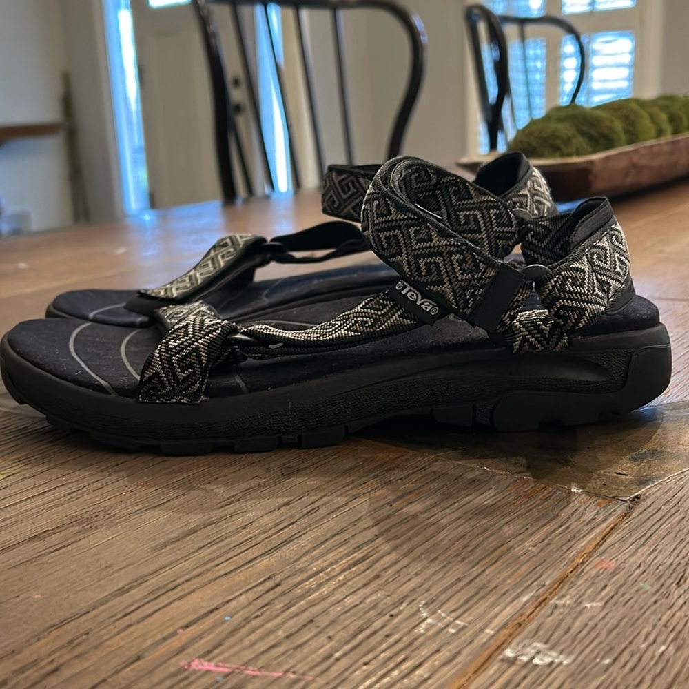 NWOT- Men’s Teva Cross Terra Sandals